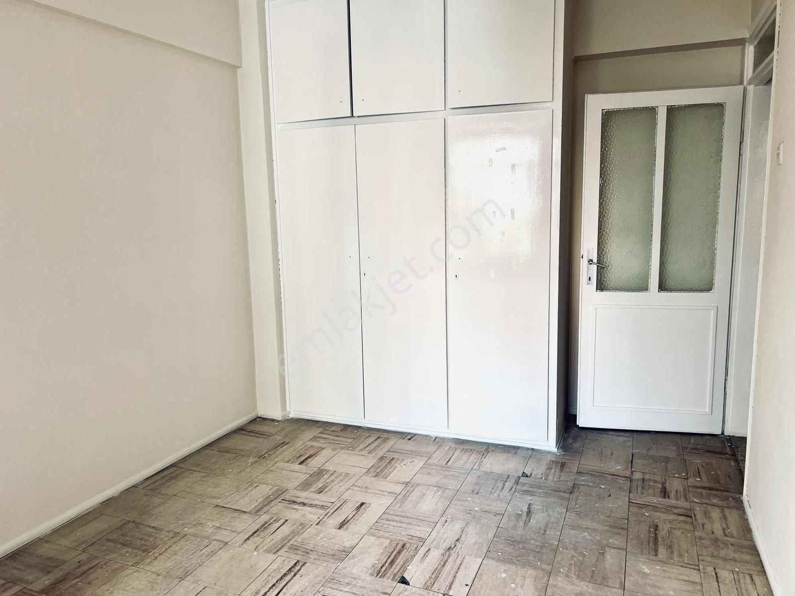 Bornova Erzene Mah Ata Durağında 2+1 Ara Kat Satılık Daire - Görsel 2