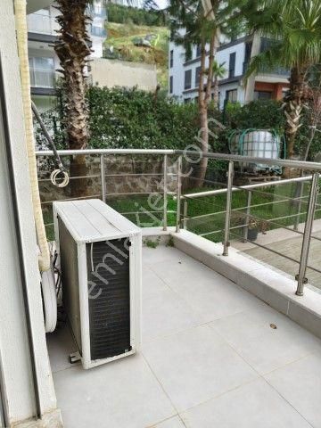 Bayraklı Körfez Mahallesinde Site İçerisinde Eşyalı 3+1 Satılık Daire - Görsel 27