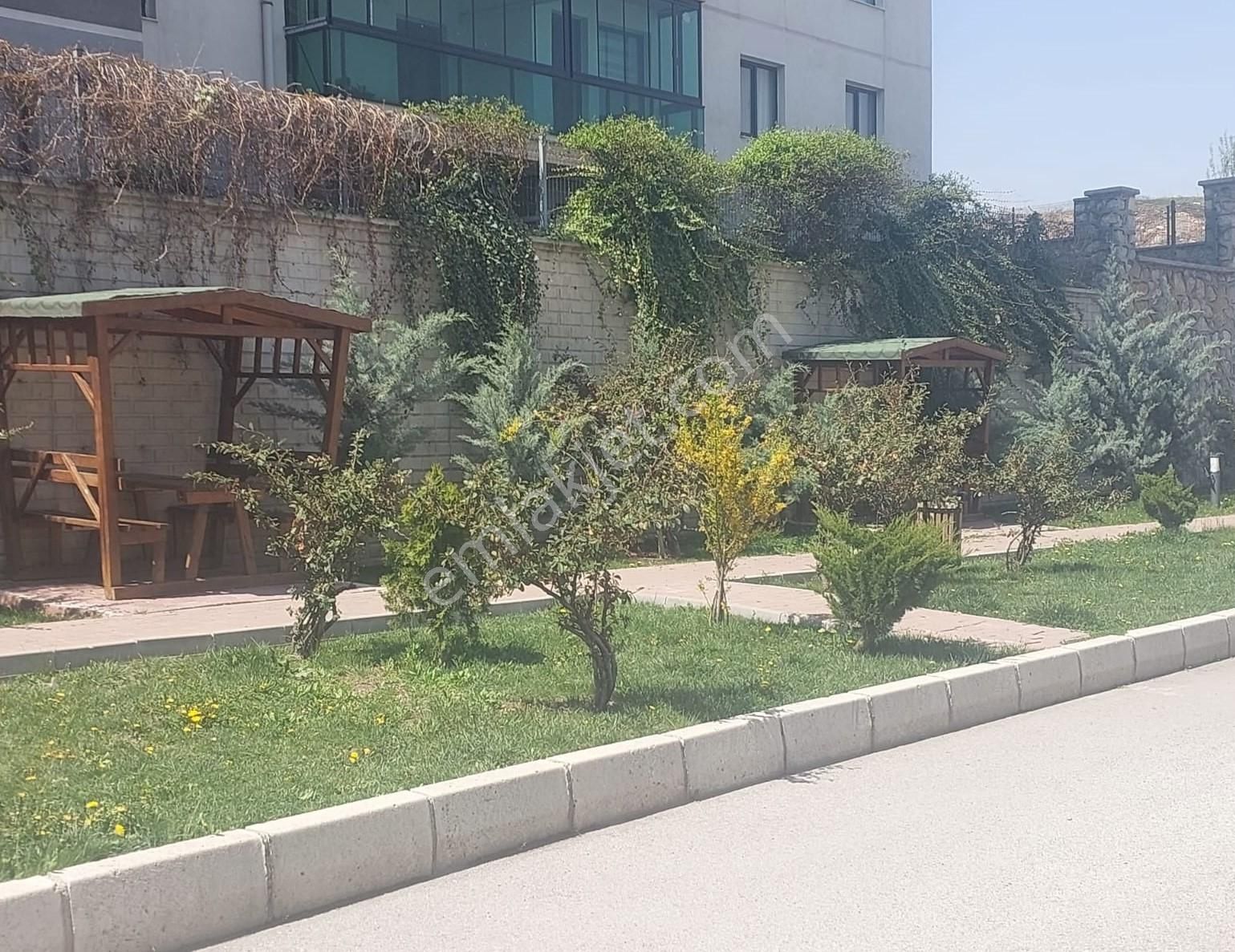 Ankara'nın Merkezinde Teraslı Giriş Çok Kullanışlı Kiralık 4+1 - Görsel 21