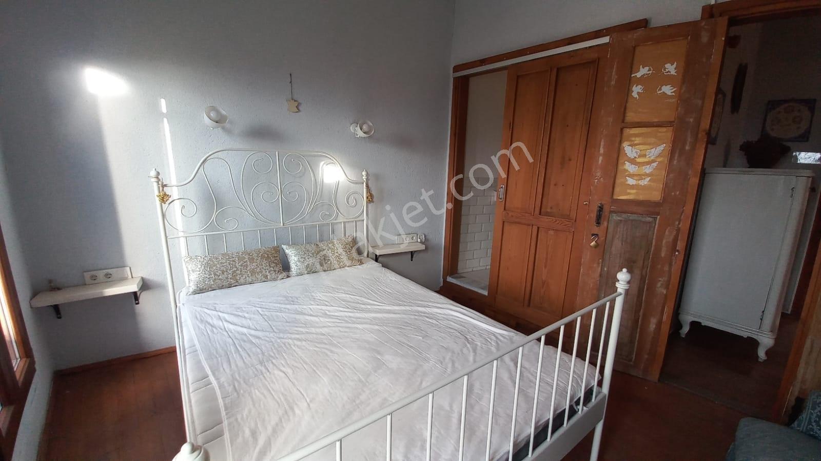 Ayvalık Zekibey'de 5 Odalı Bahçeli Butik Otel + İmarlı Arsa - Görsel 15