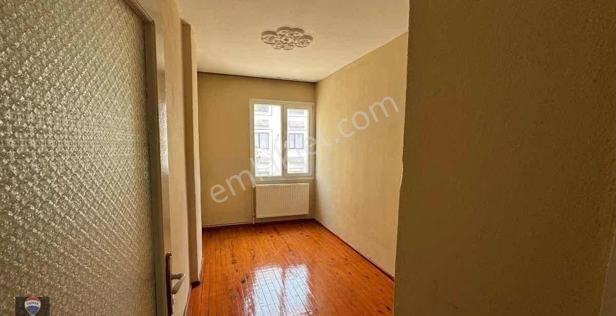 Karşıyaka Bahçelievler Cevdet Bilsay Caddesi'nde 3+1 Kiralık Daire - Görsel 11