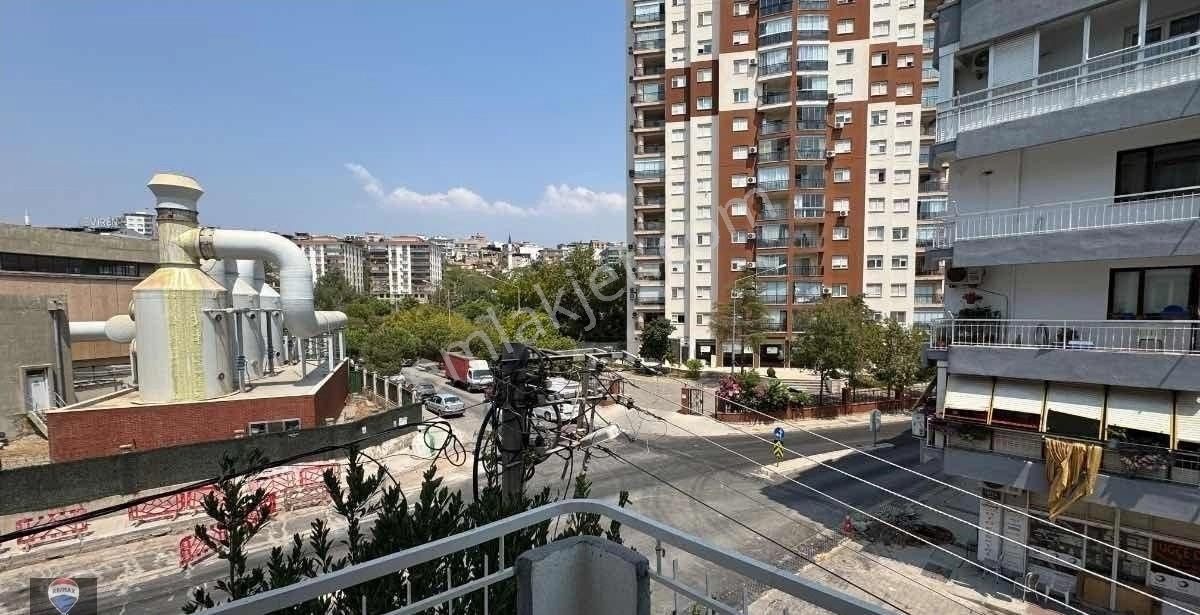 Karşıyaka Bahçelievler Cevdet Bilsay Caddesi'nde 3+1 Kiralık Daire - Görsel 22