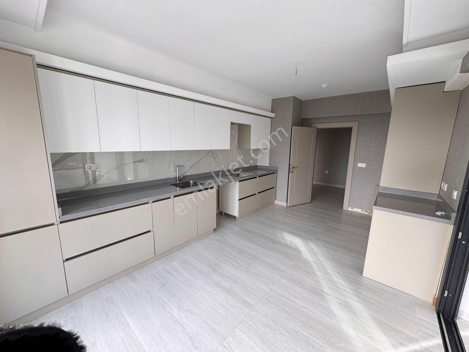 Seg Grup| Bölgenin Gözde Konumunda Geniş 4+1 Kiralık Daire !!!