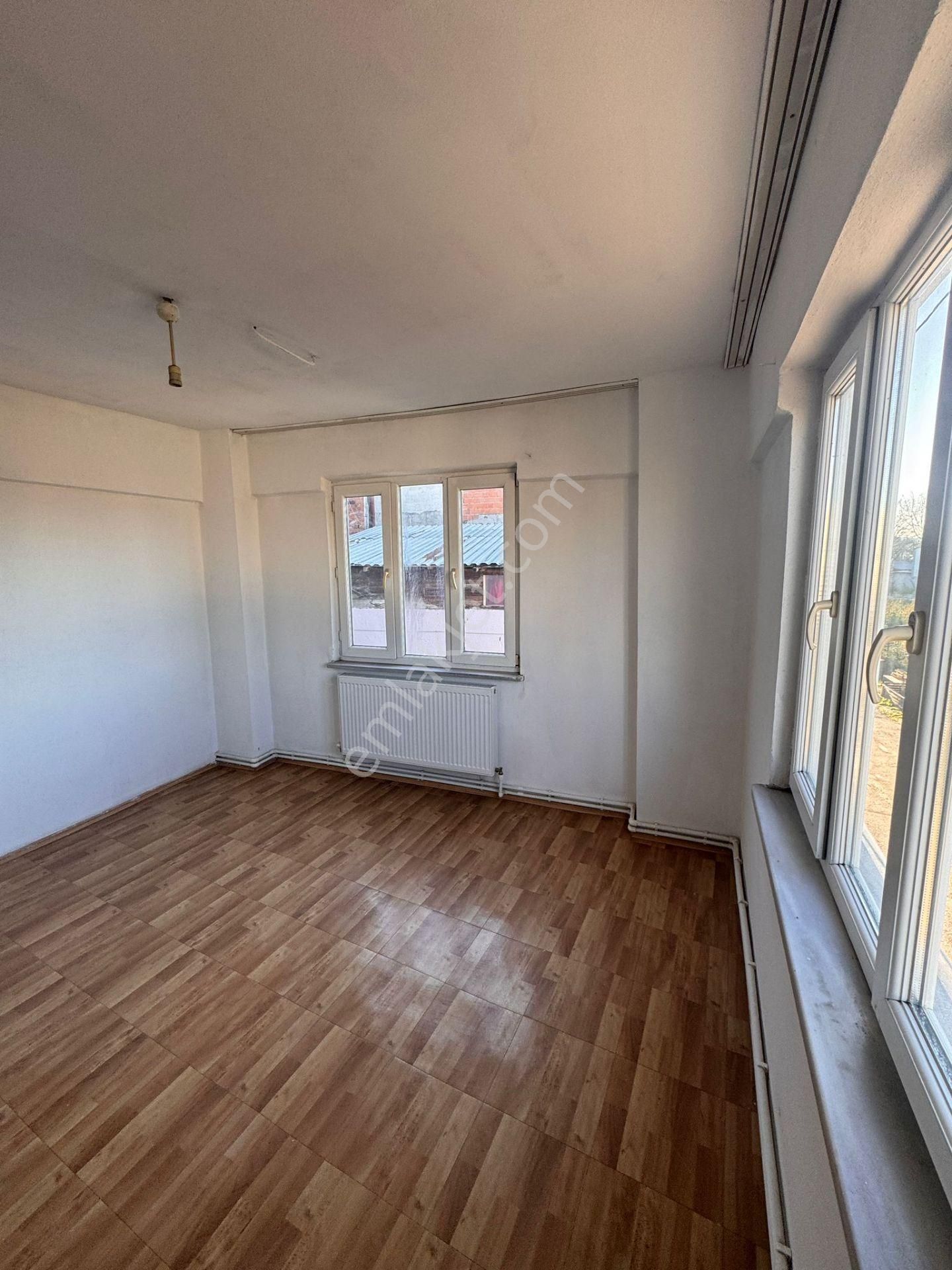 Küçük Balıklı'da Kiralık 2+1 Daire - Görsel 11