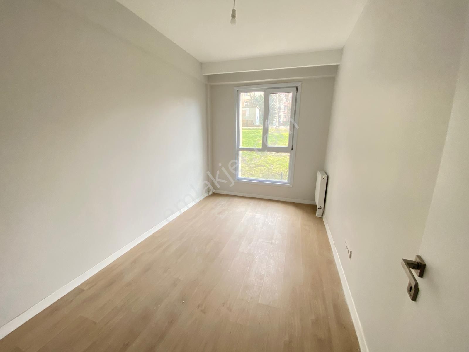 Beylikdüzü 2+1 Kiptaş Kırlangıçevler Boş Oturuma Hazır Daire - Görsel 11