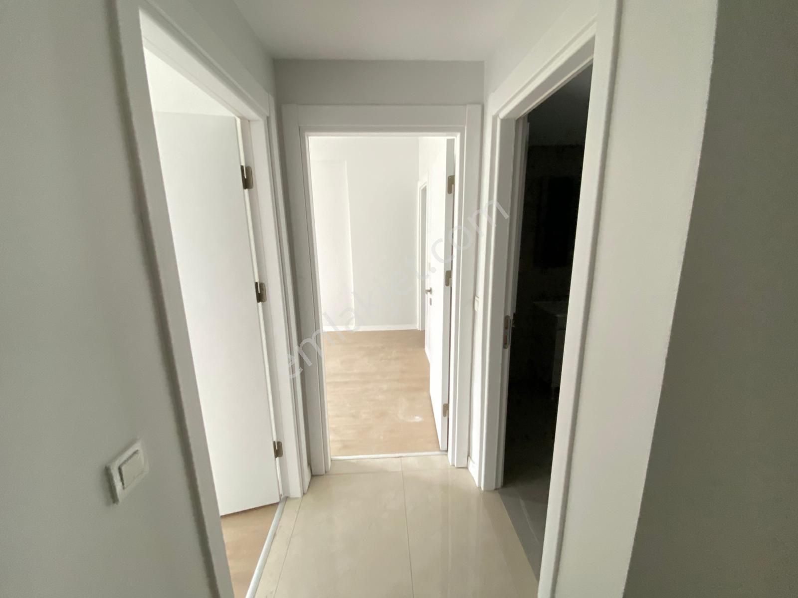 Beylikdüzü 2+1 Kiptaş Kırlangıçevler Boş Oturuma Hazır Daire - Görsel 12
