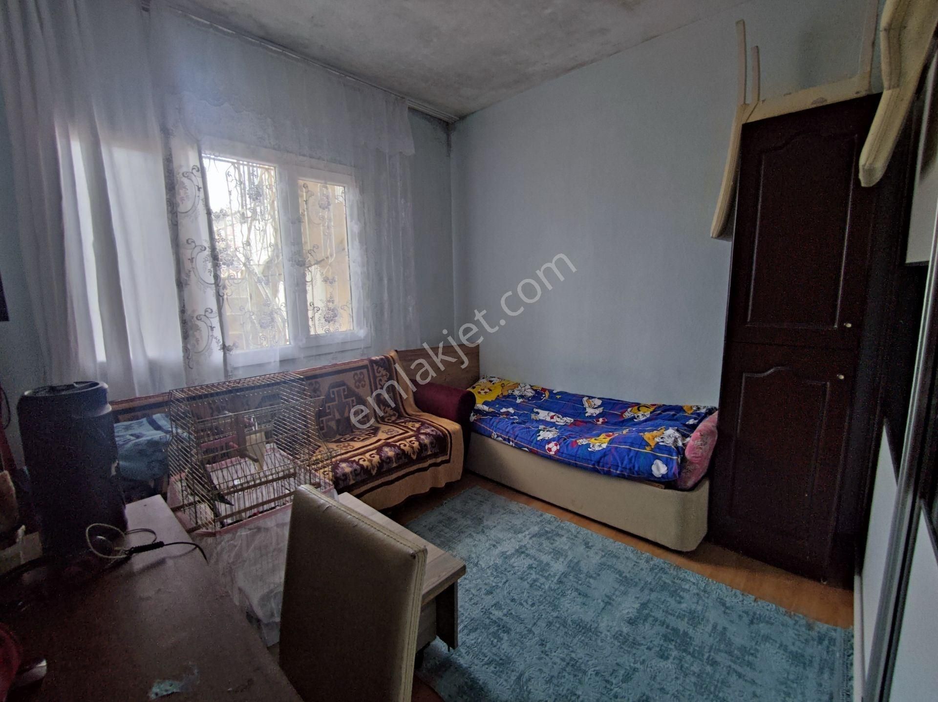 Gürçeşme'de 2 Daireli Satılık Bina - Görsel 3