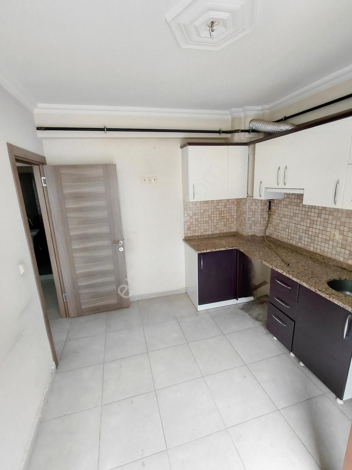 Adalar'a 5 Dakika Mesafede Kiralık 2+1 Asansörlü Bakımlı Daire - Görsel 14