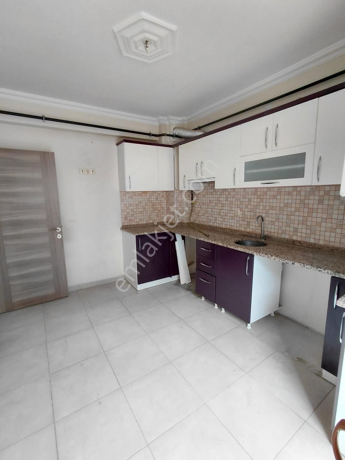 Adalar'a 5 Dakika Mesafede Kiralık 2+1 Asansörlü Bakımlı Daire - Görsel 7