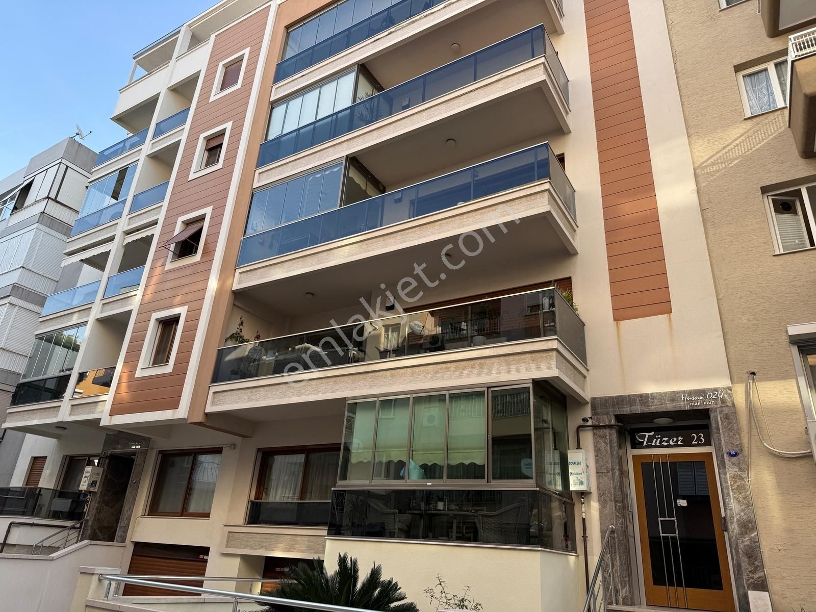 Karşıyaka Aksoy'da Satılık 4+1 Dubleks Daire