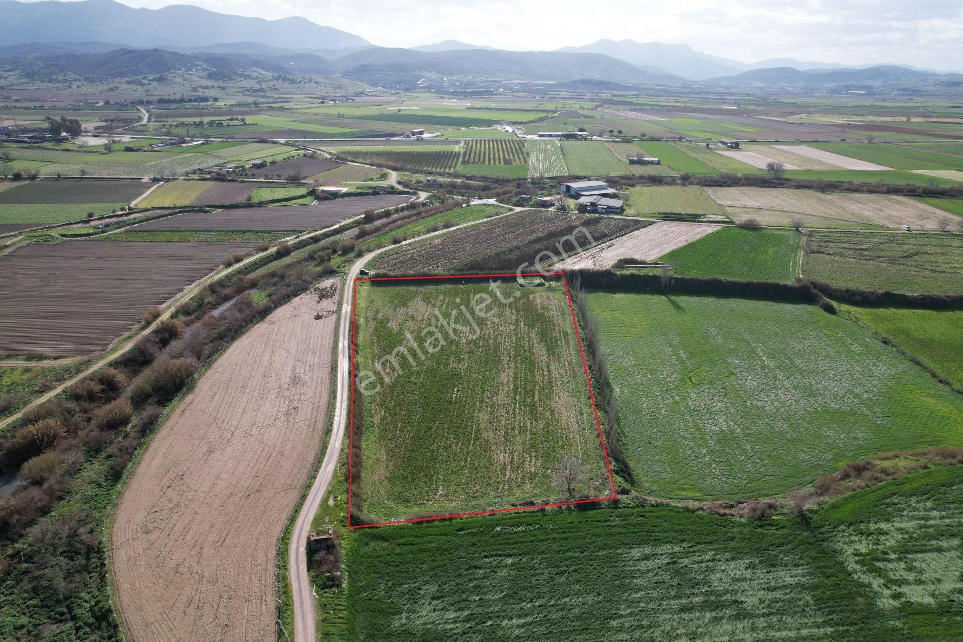 Emir Emlak'tan Satılık Muhteşem Tarla