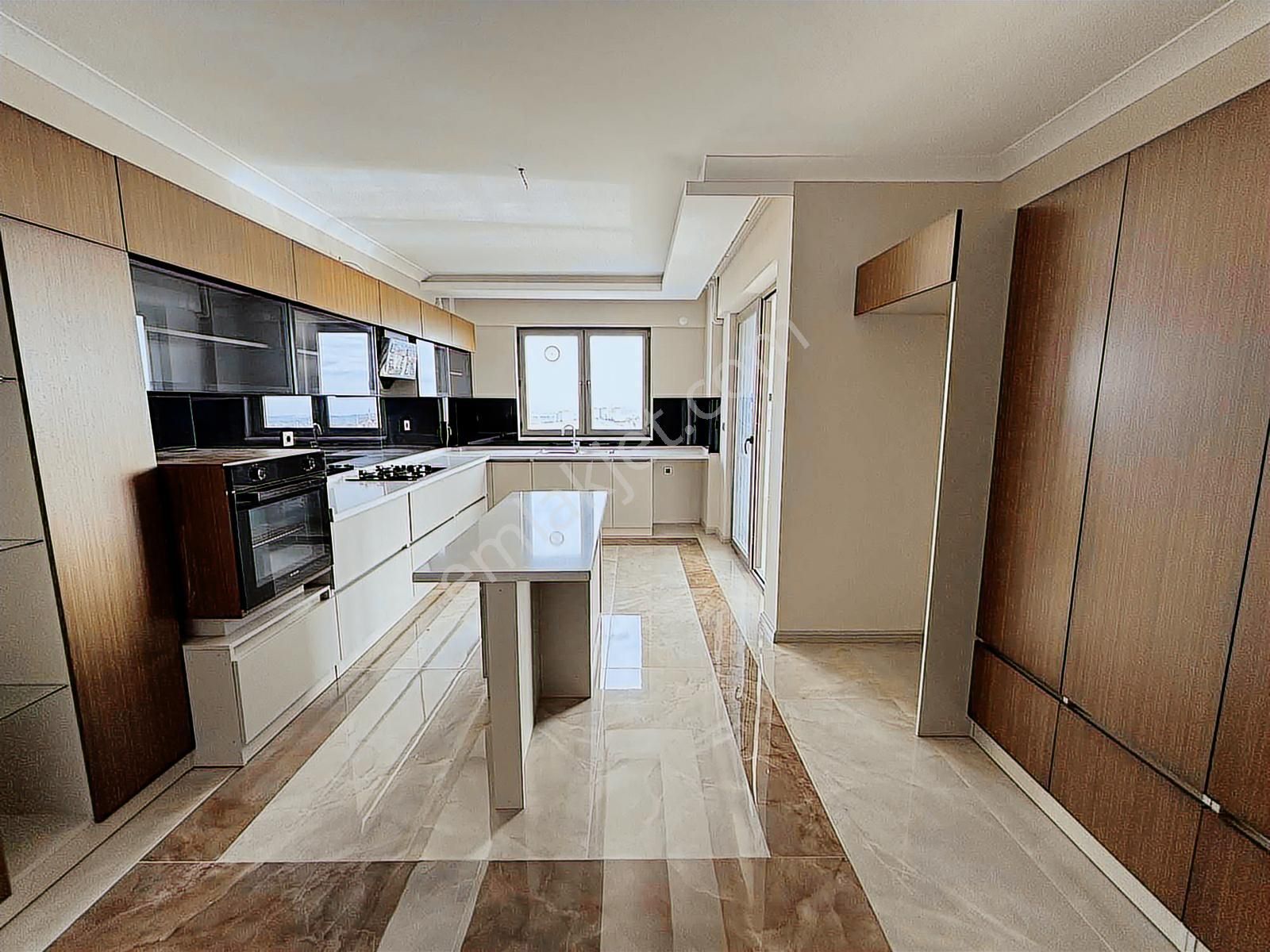 Tuna Gayrimenkul / M.akif / Satılık / Ara Kat / Lüks Daire / - Görsel 9