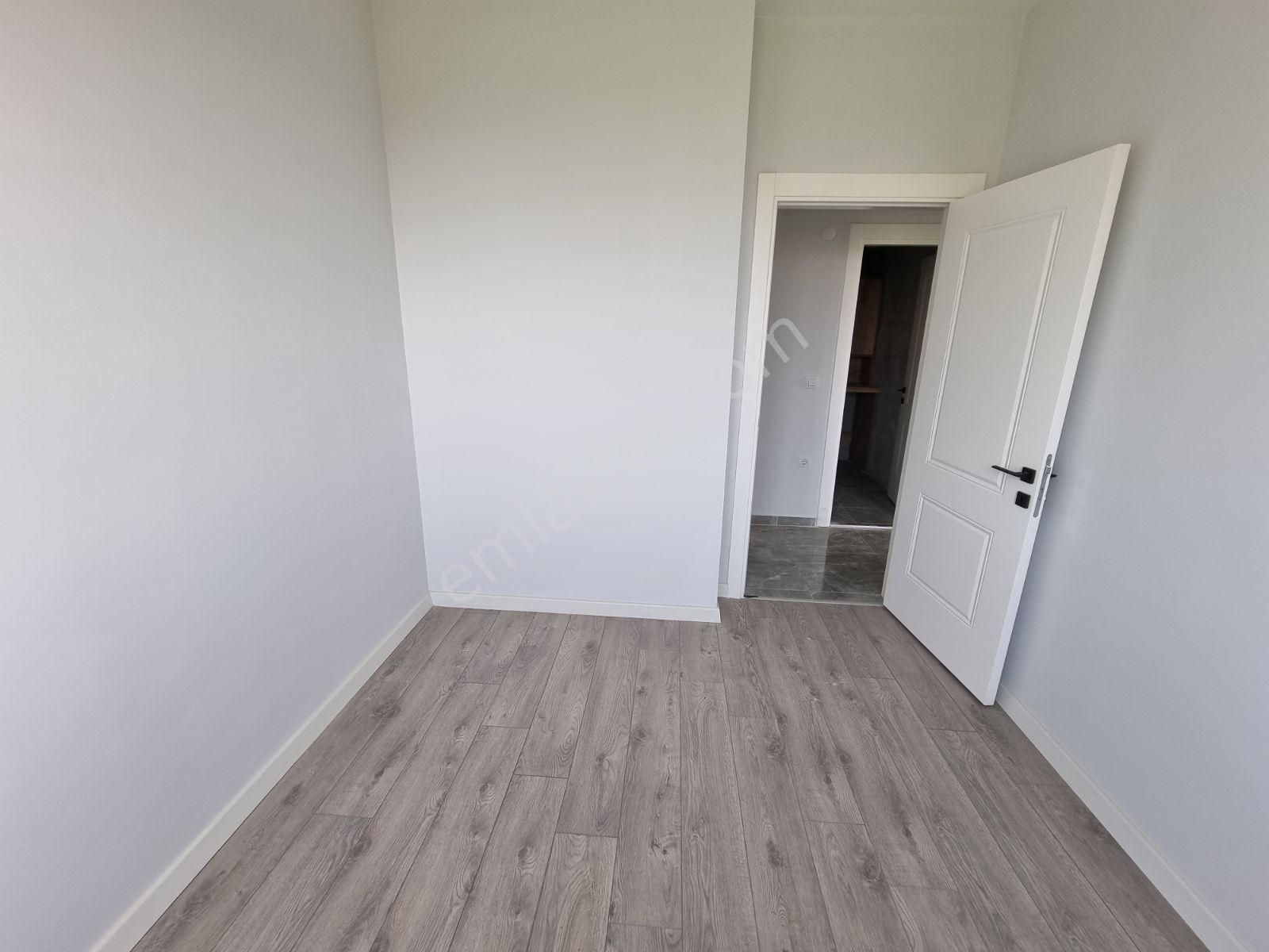 Tuzla Postane Mahallesinde Site İçinde Ara Kat 3+1 Fırsat Daire - Görsel 11