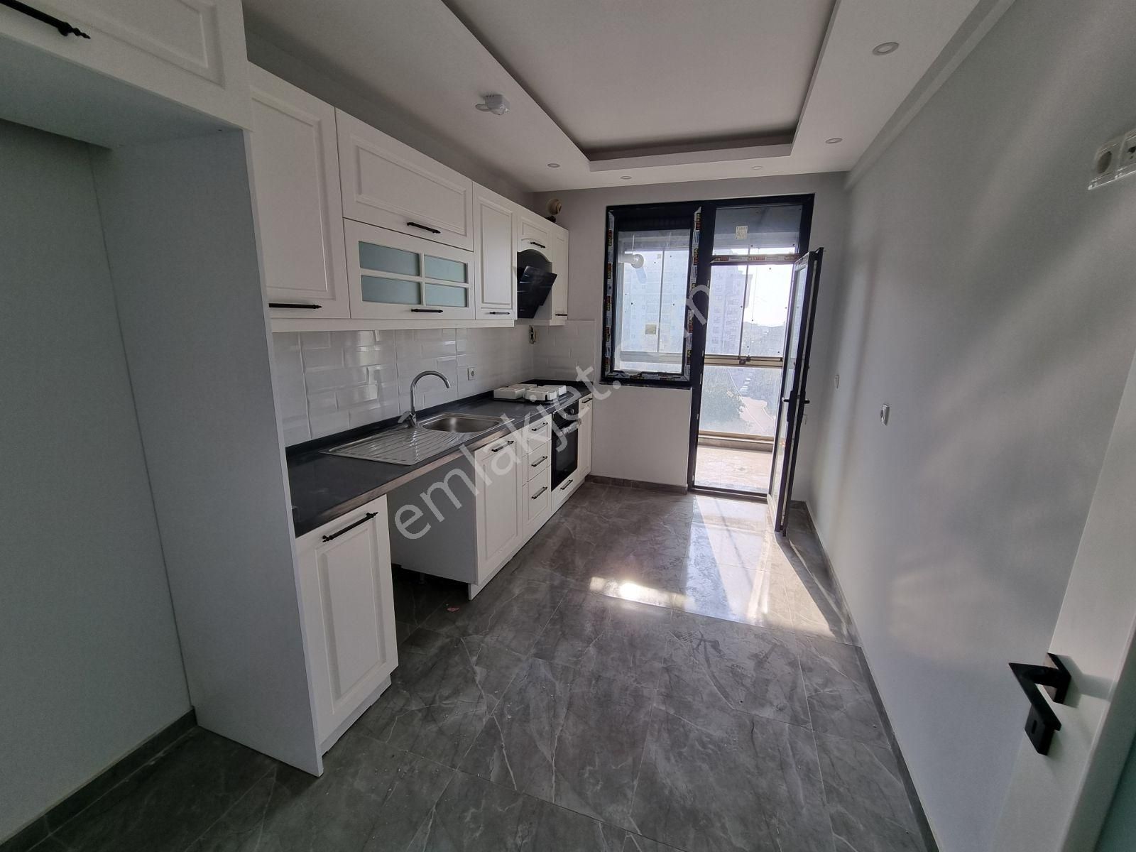 Tuzla Postane Mahallesinde Site İçinde Ara Kat 3+1 Fırsat Daire - Görsel 3