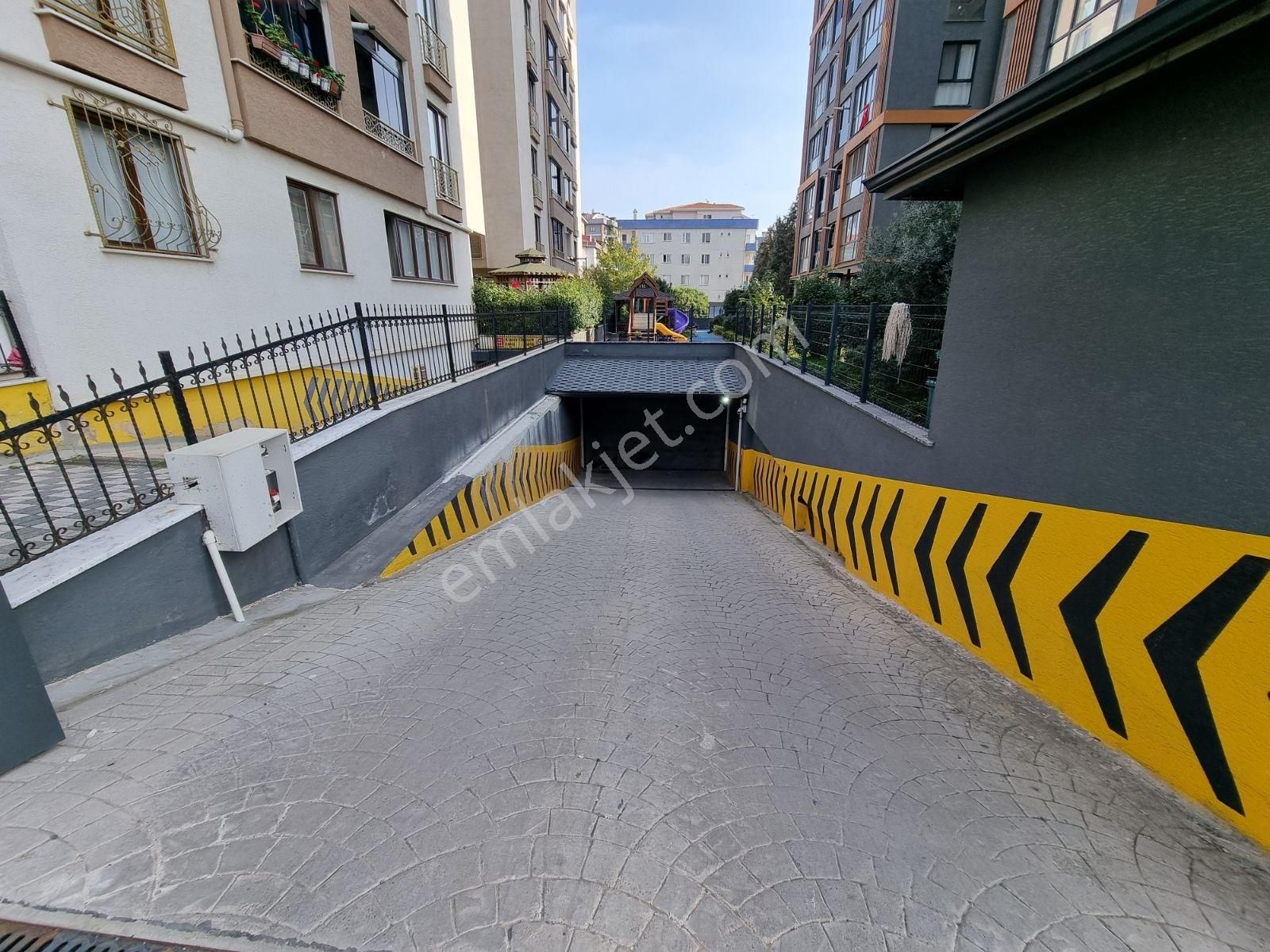 Tuzla Postane Mahallesinde Site İçinde Ara Kat 3+1 Fırsat Daire - Görsel 20