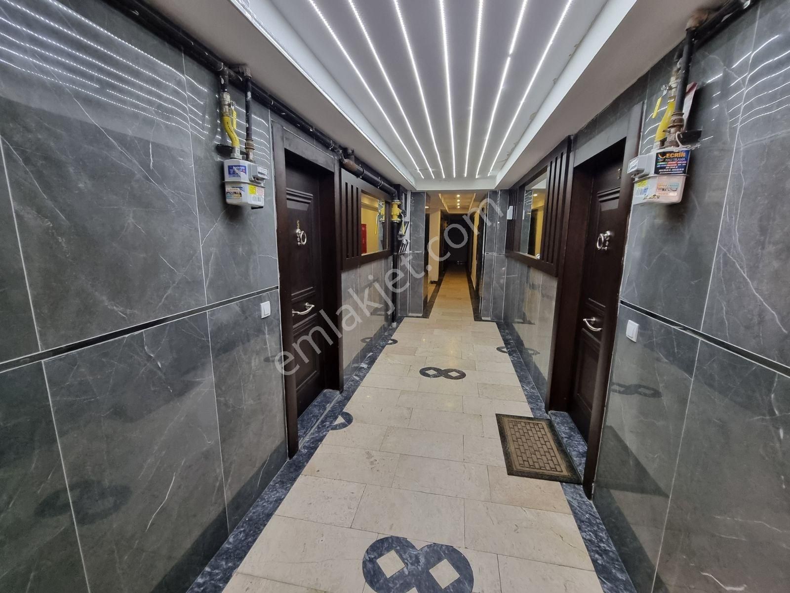 Tuzla Postane Mahallesinde Site İçinde Ara Kat 3+1 Fırsat Daire - Görsel 25