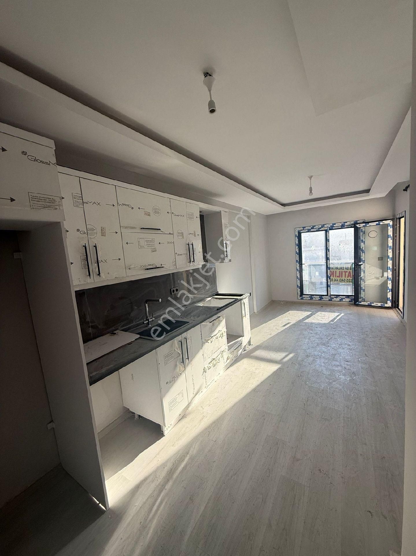 Aydın Sokede Konak Mhlesinde2+1 Satılık Daire Tam Merkeze