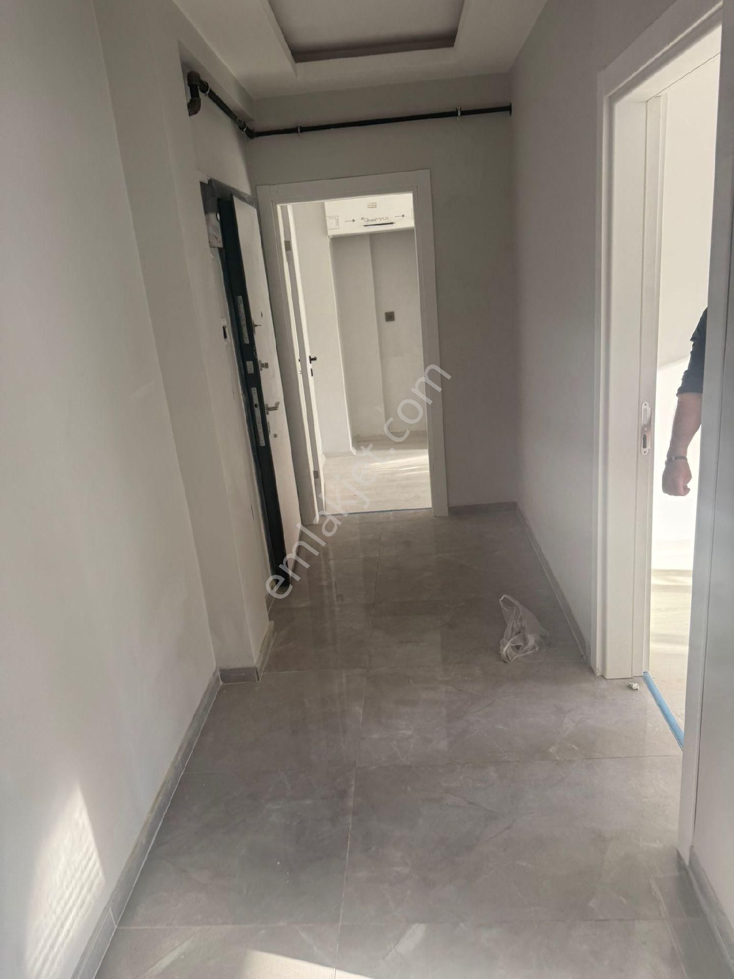 Aydın Sokede Konak Mhlesinde2+1 Satılık Daire Tam Merkeze - Görsel 2