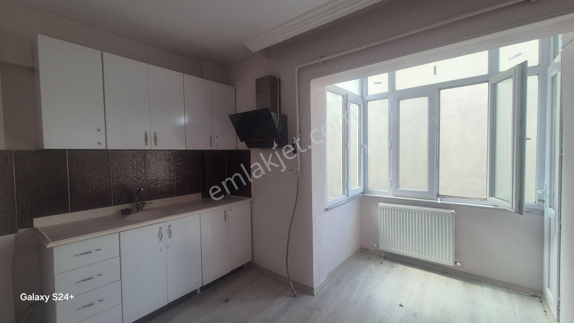 Bandırma Paşabayır Mahallesinde Çarşıya Yakın Merkezi Konumda Satılık 2+1 Daire