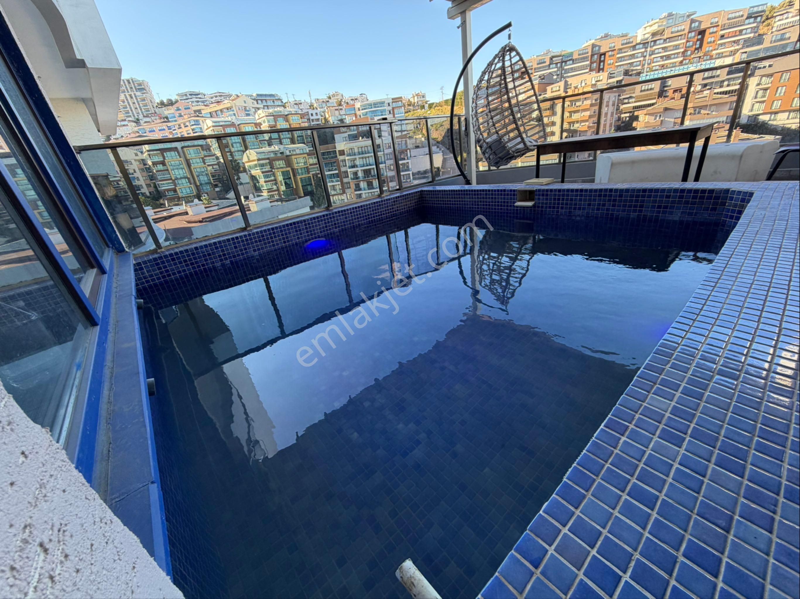 Tırpan Gayrimenkulden 5+2 350m2 Terasın Kendine Ait Havuzlu Full Deniz Manzaralı Satılık Acil Daire - Görsel 18