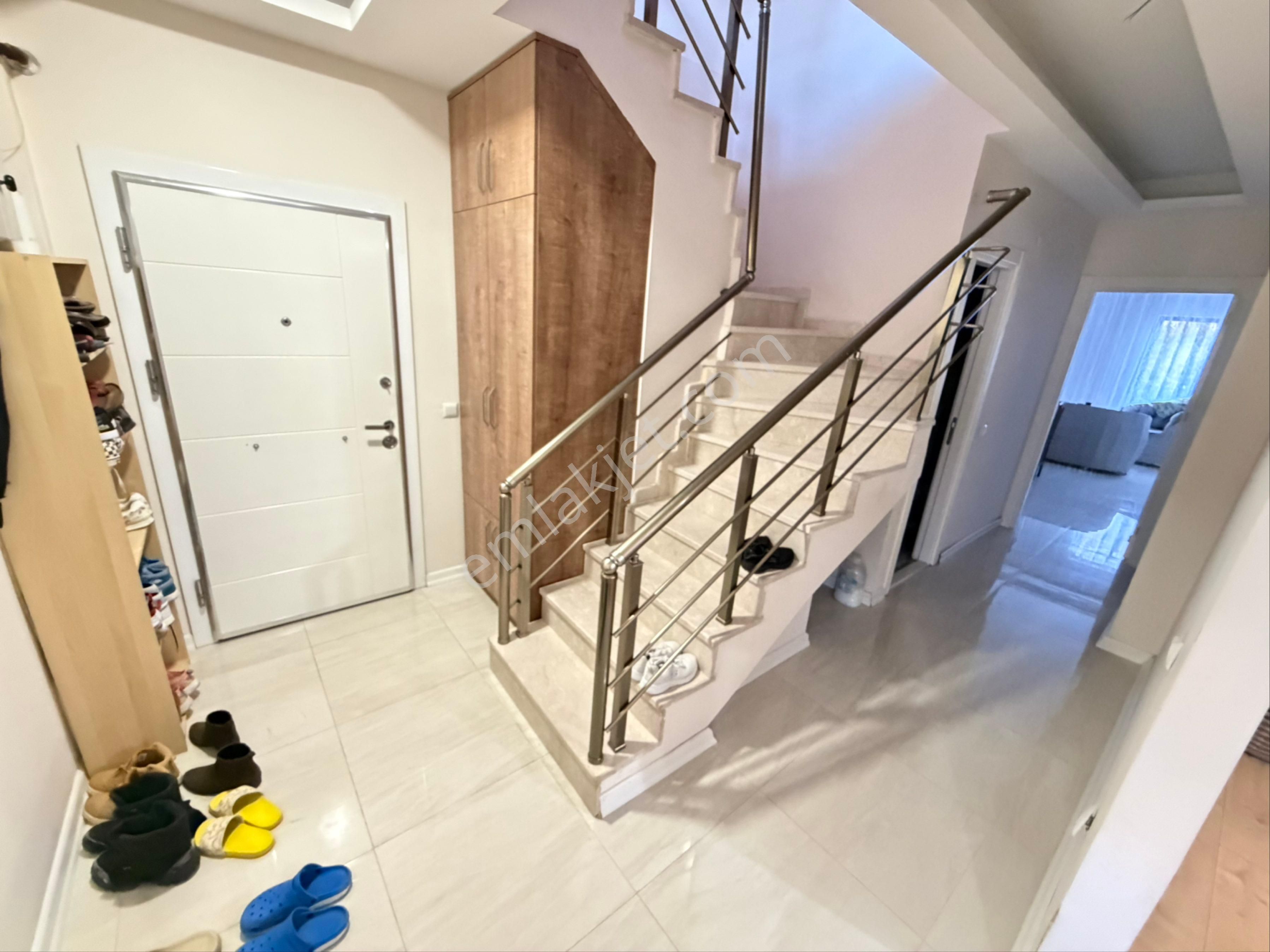 Tırpan Gayrimenkulden 5+2 350m2 Terasın Kendine Ait Havuzlu Full Deniz Manzaralı Satılık Acil Daire - Görsel 9