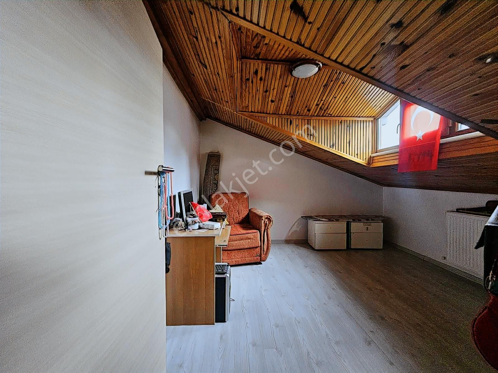 Küçükçekmece Söğütlüçeşme Satılık Dubleks Yeni Bina - Görsel 11