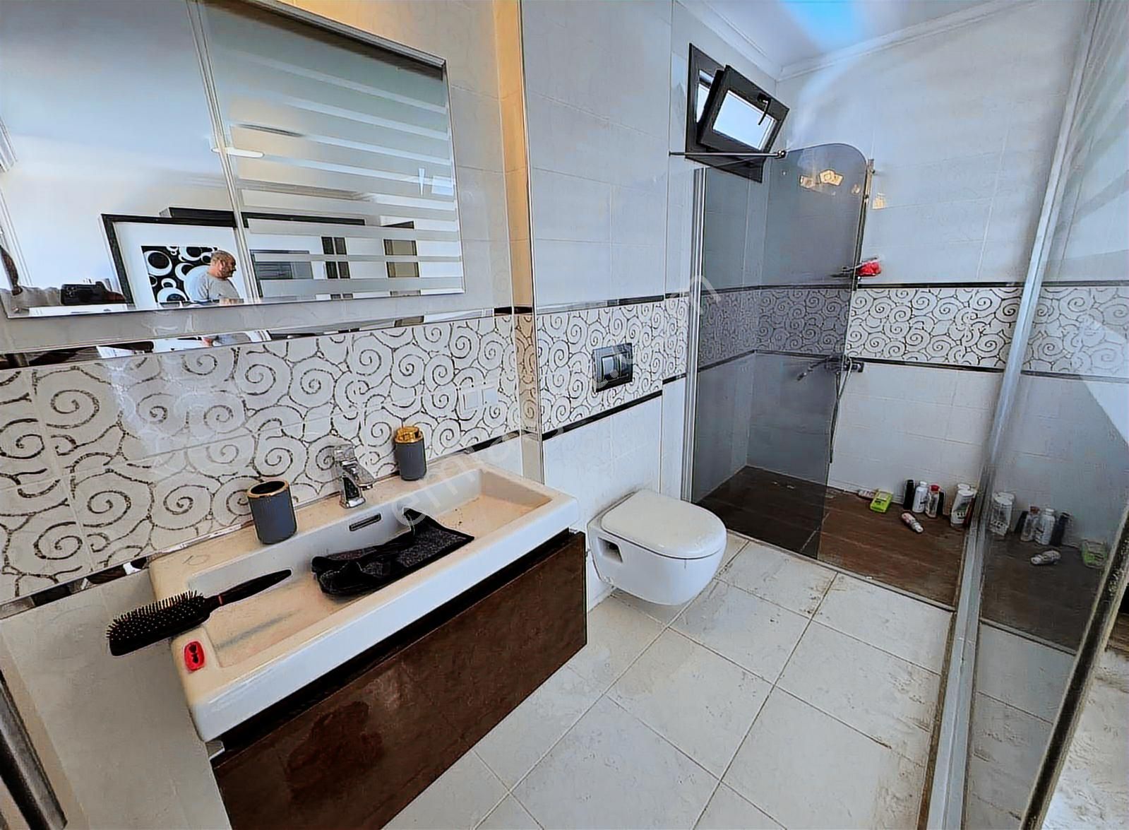 Kuşadası'nda Denize Yakın Havuzlu Güvenlikli Sitede 3+1 Villa. - Görsel 13