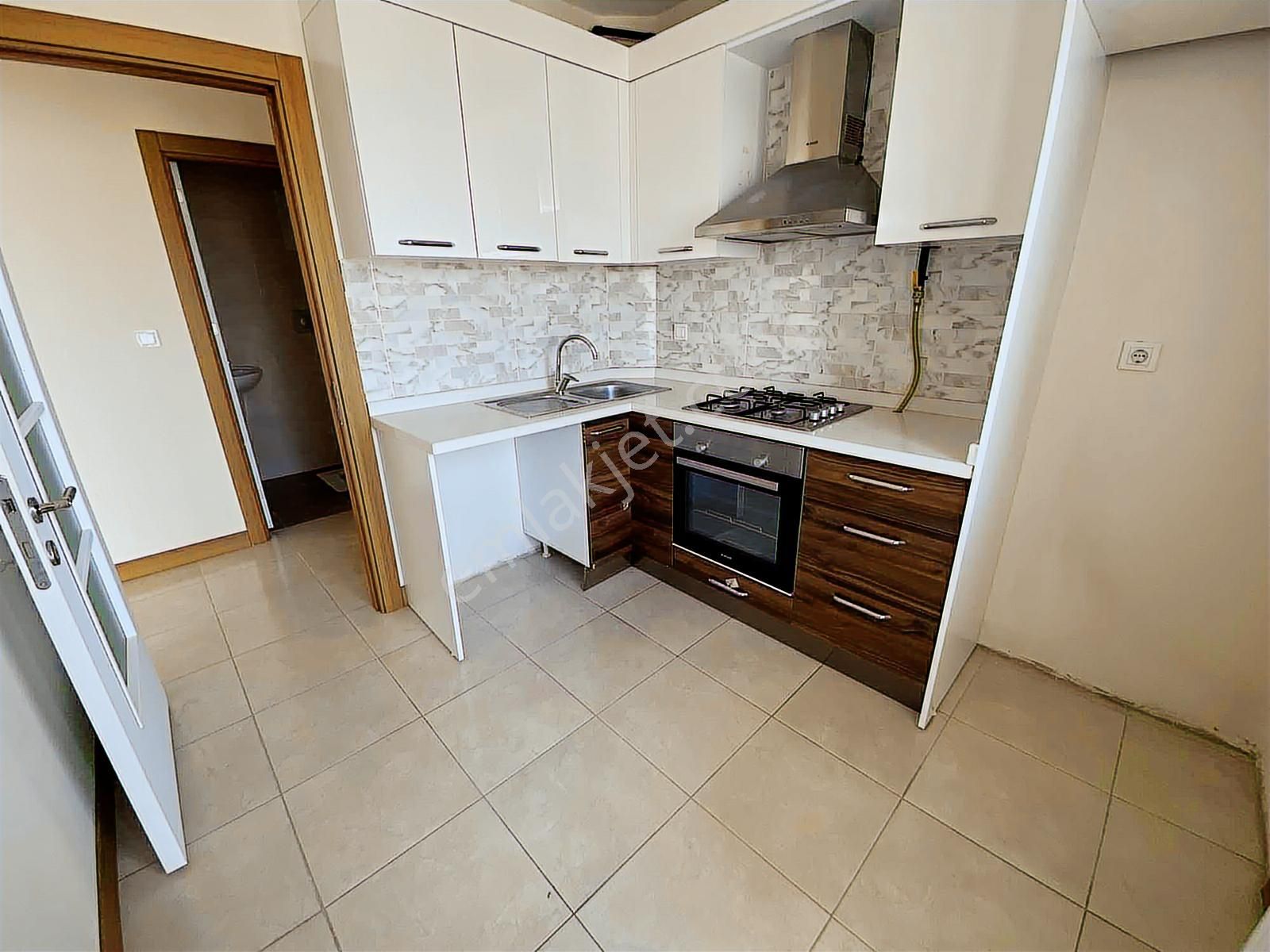 Venara Bağcılar Kiralık 3+1 110 M2 Balkonlu Yüksek Kat Daire - Görsel 4