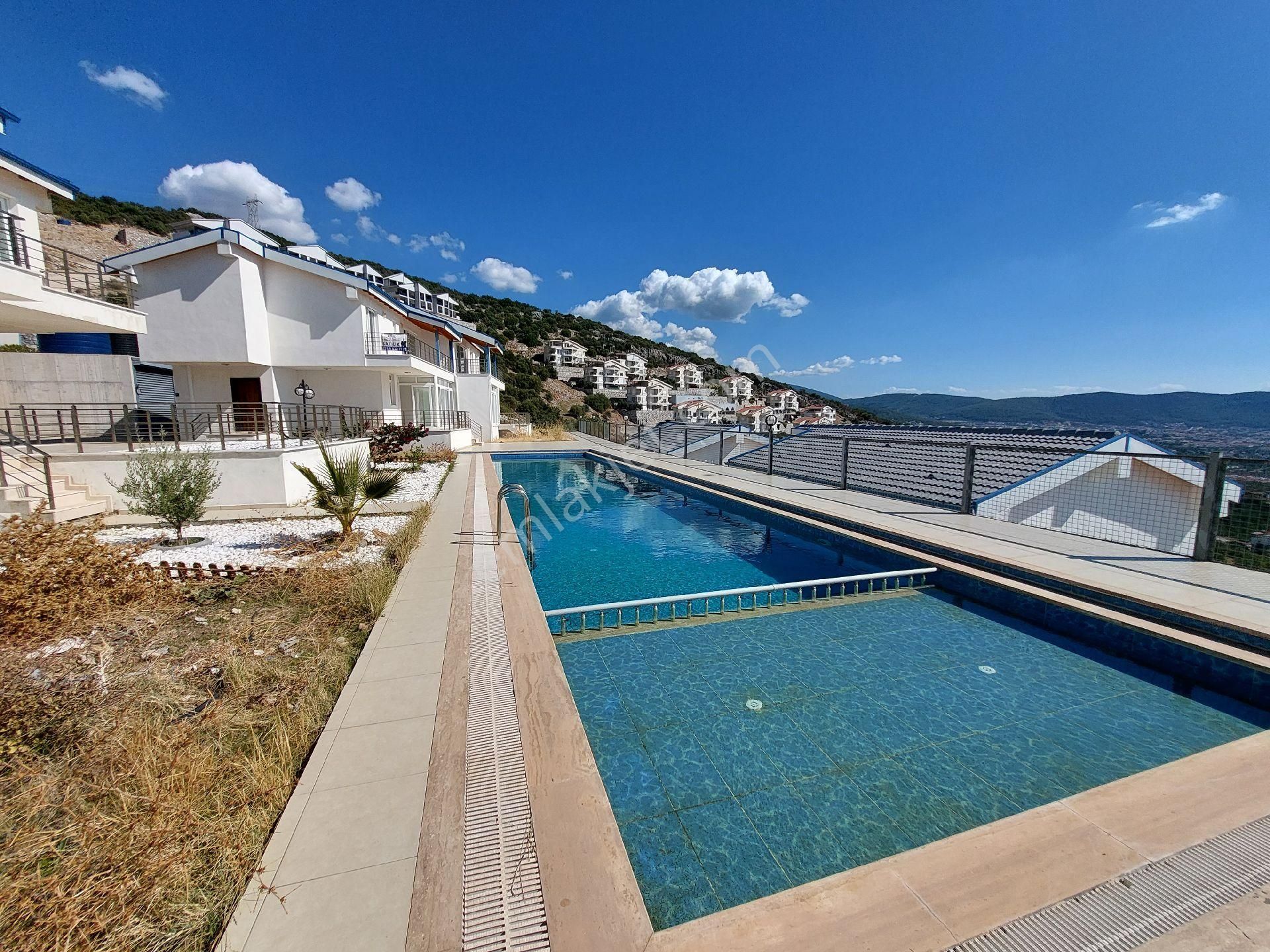 3+1 Villa Denize 600m Panoramik Deniz Doğa Manzaralı Otoparklı - Görsel 12