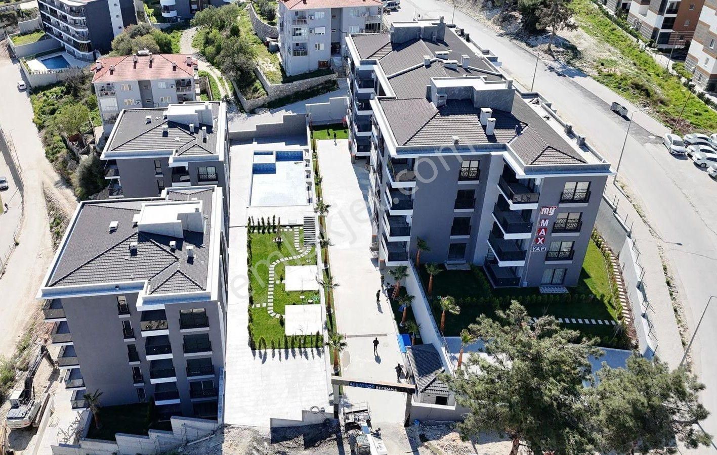 Kuşadası Değirmendere`de Havuzlu, Doğalgazlı Sıfır 1+1 Daire - Görsel 3