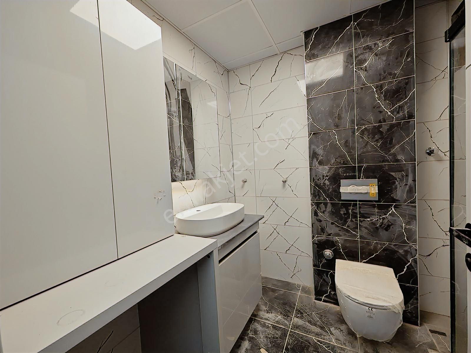 Kuşadası Değirmendere`de Havuzlu, Doğalgazlı Sıfır 1+1 Daire - Görsel 16