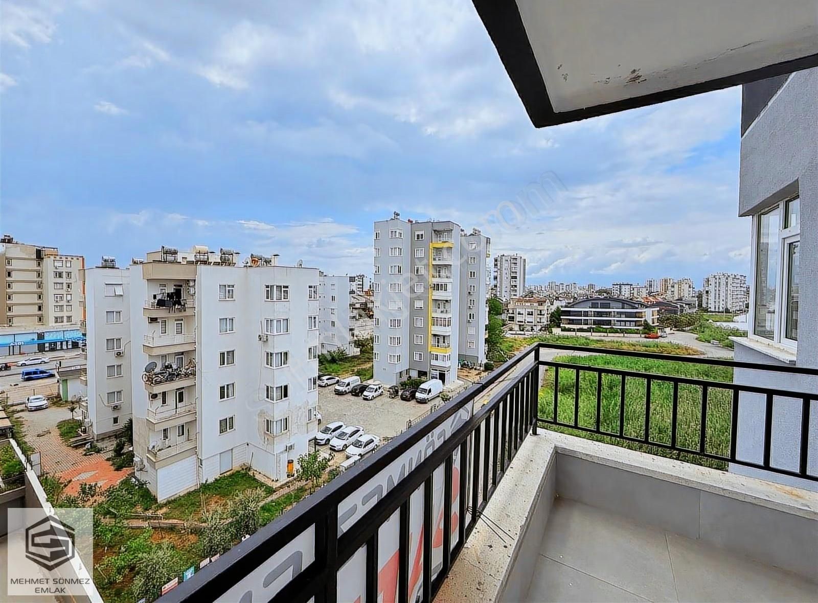 Güzeloba'da Rauf Denktaş Yakını 3+1 Doğalgazlı Lüks Daire