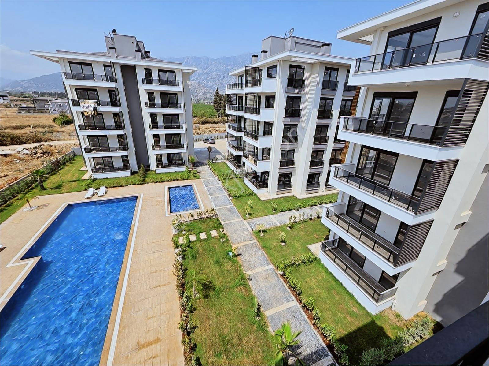 Havuzlu Sitede 2+1 / Klima Ankastre Var / - Görsel 8