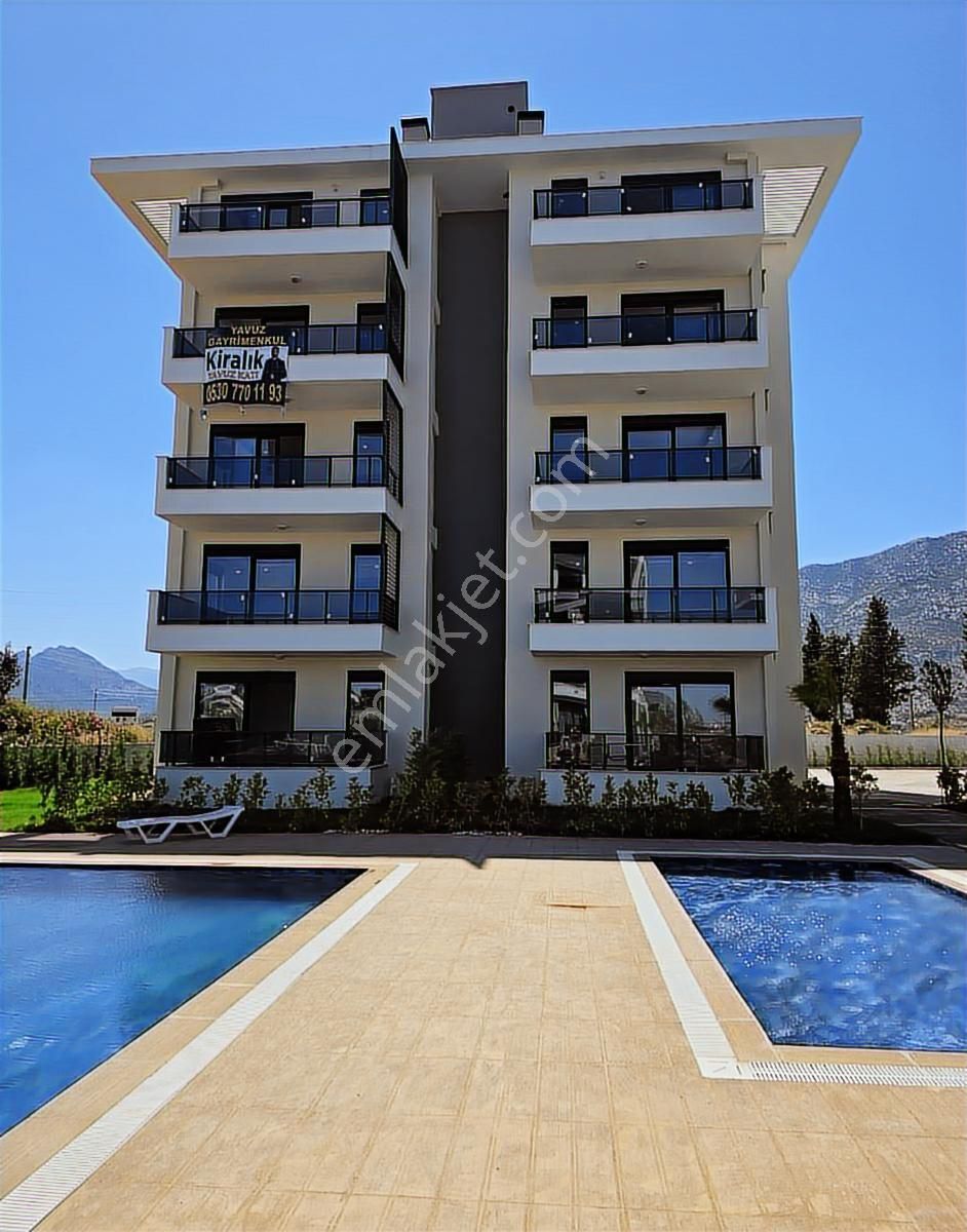 Havuzlu Sitede 2+1 / Klima Ankastre Var / - Görsel 17