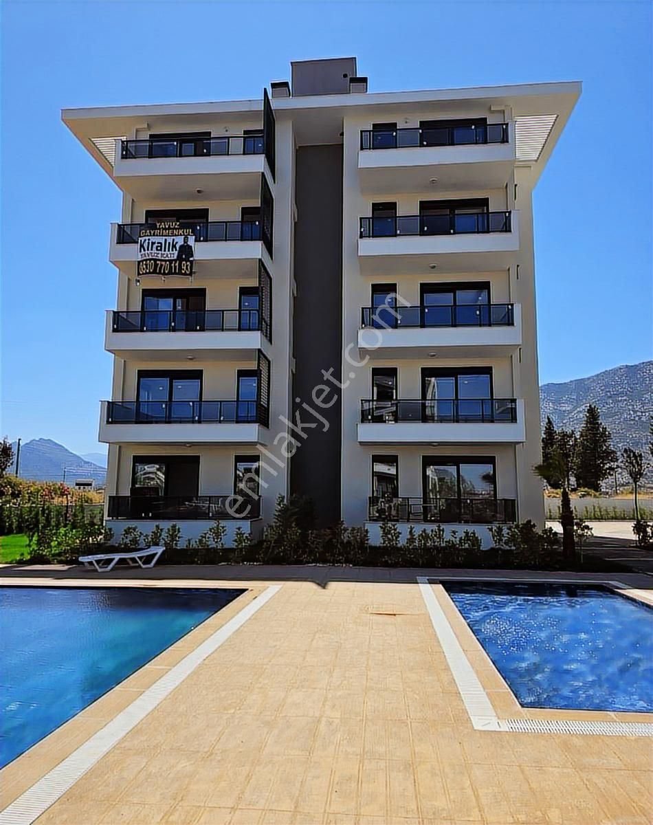 Havuzlu Sitede 2+1 / Klima Ankastre Var / - Görsel 13