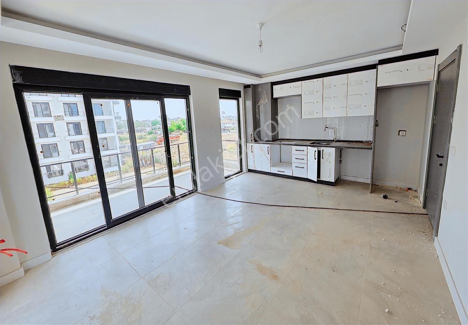 Havuzlu Sitede 2+1 / Klima Ankastre Var / - Görsel 4