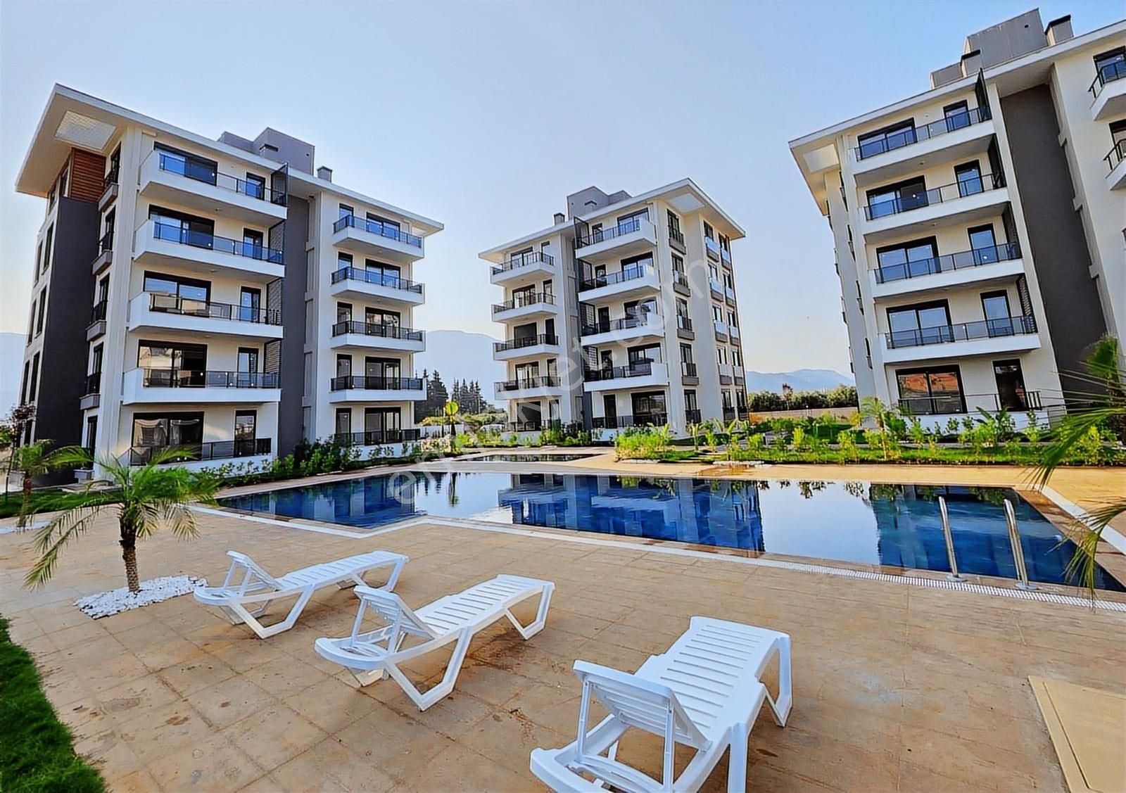 Havuzlu Sitede 2+1 / Klima Ankastre Var / - Görsel 11