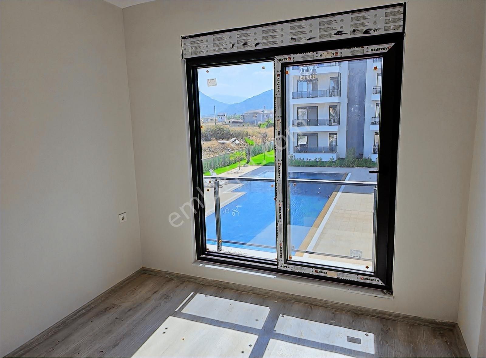 Havuzlu Sitede 2+1 / Klima Ankastre Var / - Görsel 14