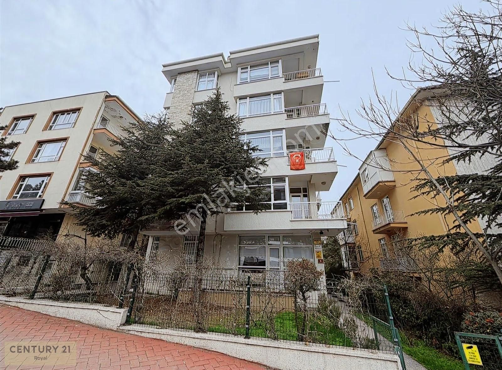 Aziziye Mahallesi Andrey Karlov Sokakta 4+1 Kiralık