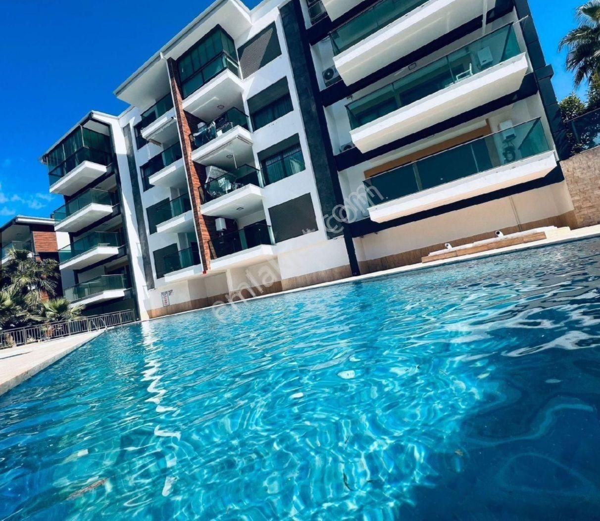 Değirmendere Mevkiinde Bemka Loca Sitesinde Deniz Manzaralı 2+1 Kiralıkdaire