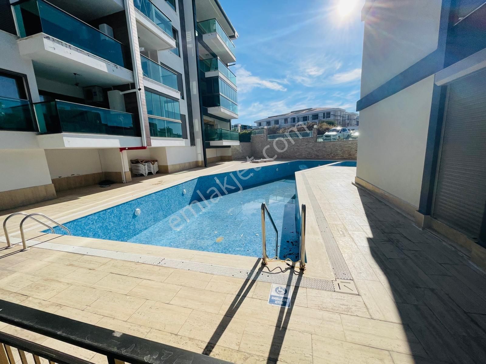 Değirmendere Mevkiinde Bemka Loca Sitesinde Deniz Manzaralı 2+1 Kiralıkdaire - Görsel 12