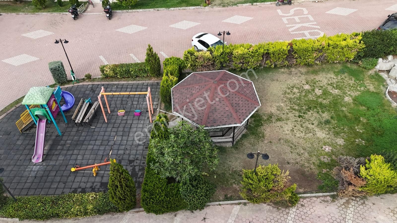 Seka Güven Evler Konutlarında Satılık Masrafsız 3+1 Daire - Görsel 29