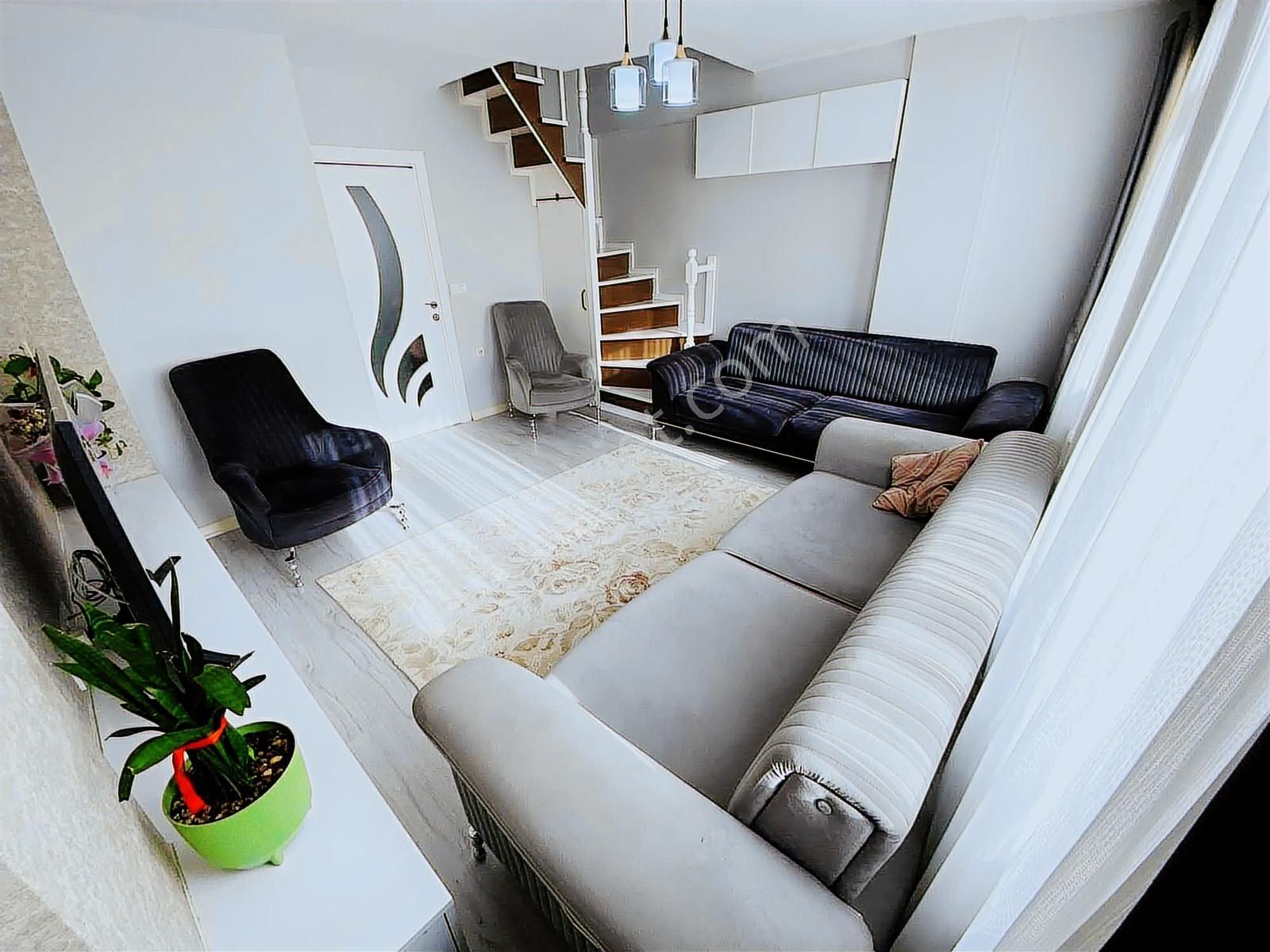Mehmet Akif Mah. 140m² İskanlı 2+2 Satılık Dubleks Daire