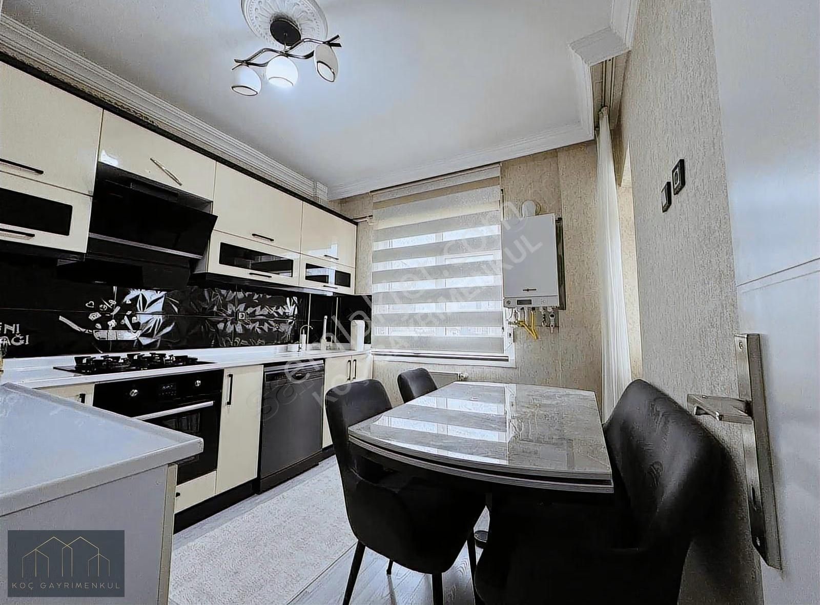 Koç Gayrimenkul'den 3+1 Full Yapılı Merkezi Lokasyon Satılık!!! - Görsel 3
