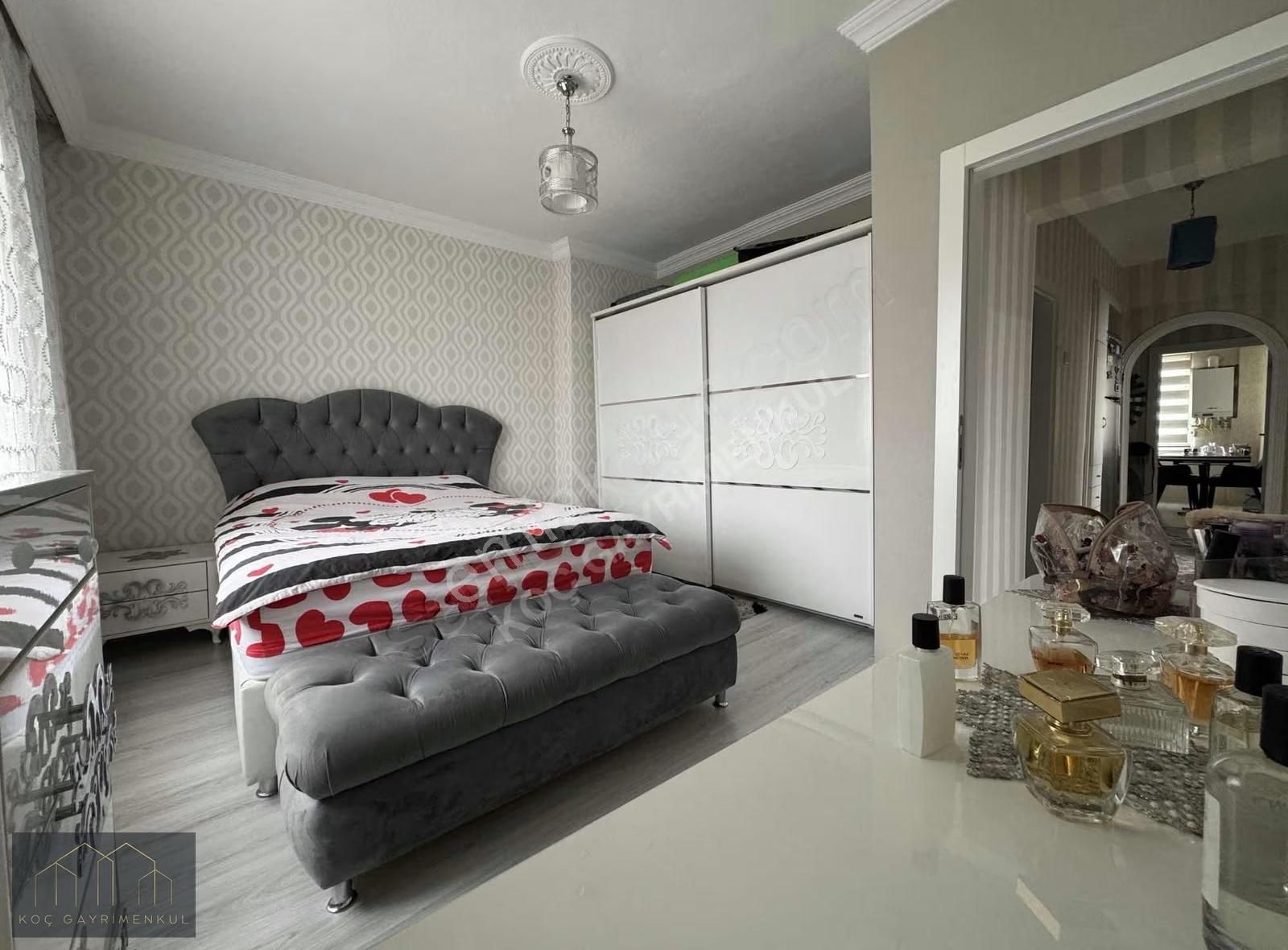 Koç Gayrimenkul'den 3+1 Full Yapılı Merkezi Lokasyon Satılık!!! - Görsel 2