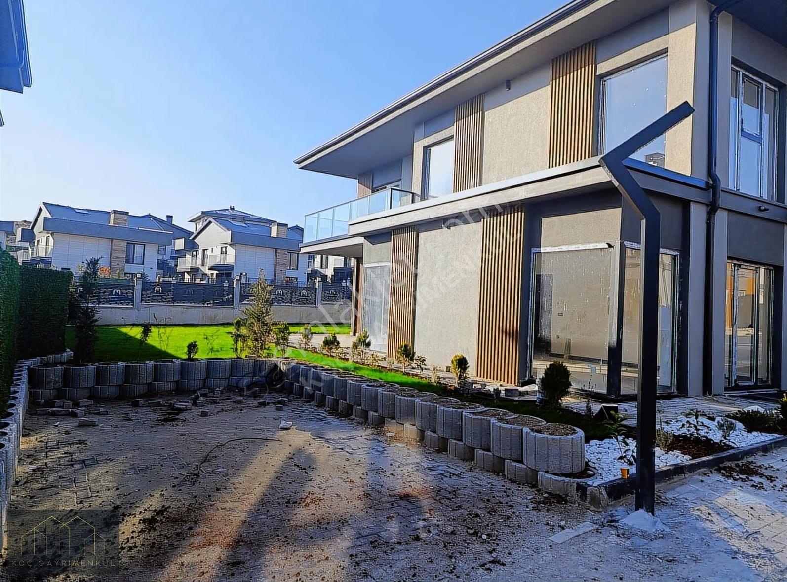 Mebuskent'in En Değerli Bölgesinde, Full Yapılı 5+1 Villa - Görsel 15