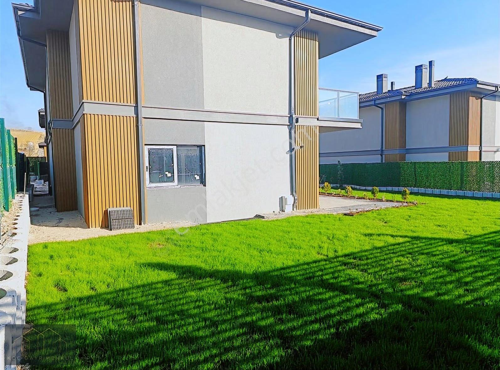 Mebuskent'in En Değerli Bölgesinde, Full Yapılı 5+1 Villa - Görsel 3
