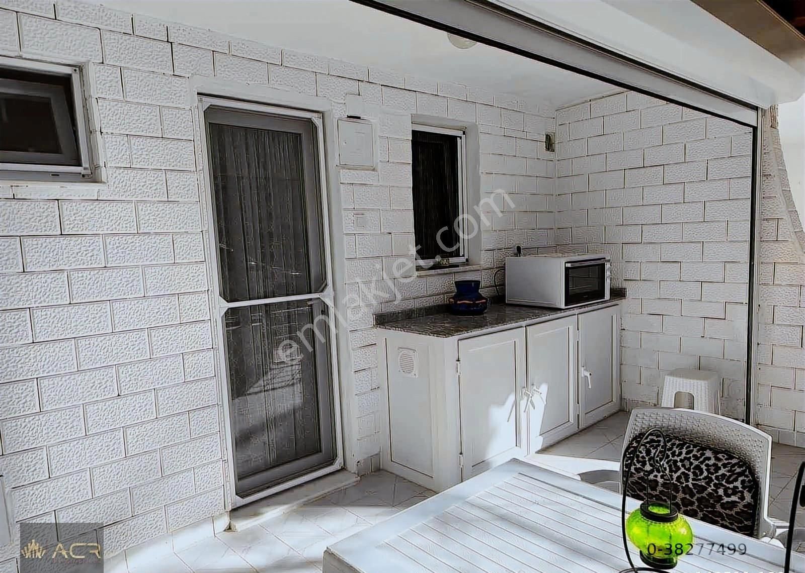 Altınova'da Site İçerisinde Denize Sıfır Satılık 3+1 Tripleks - Görsel 2