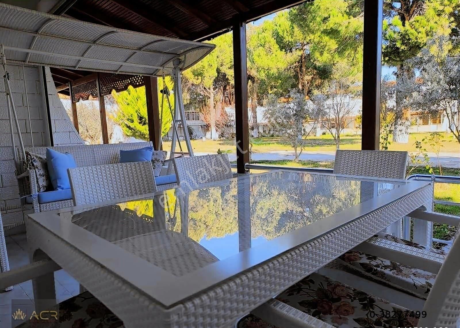 Altınova'da Site İçerisinde Denize Sıfır Satılık 3+1 Tripleks