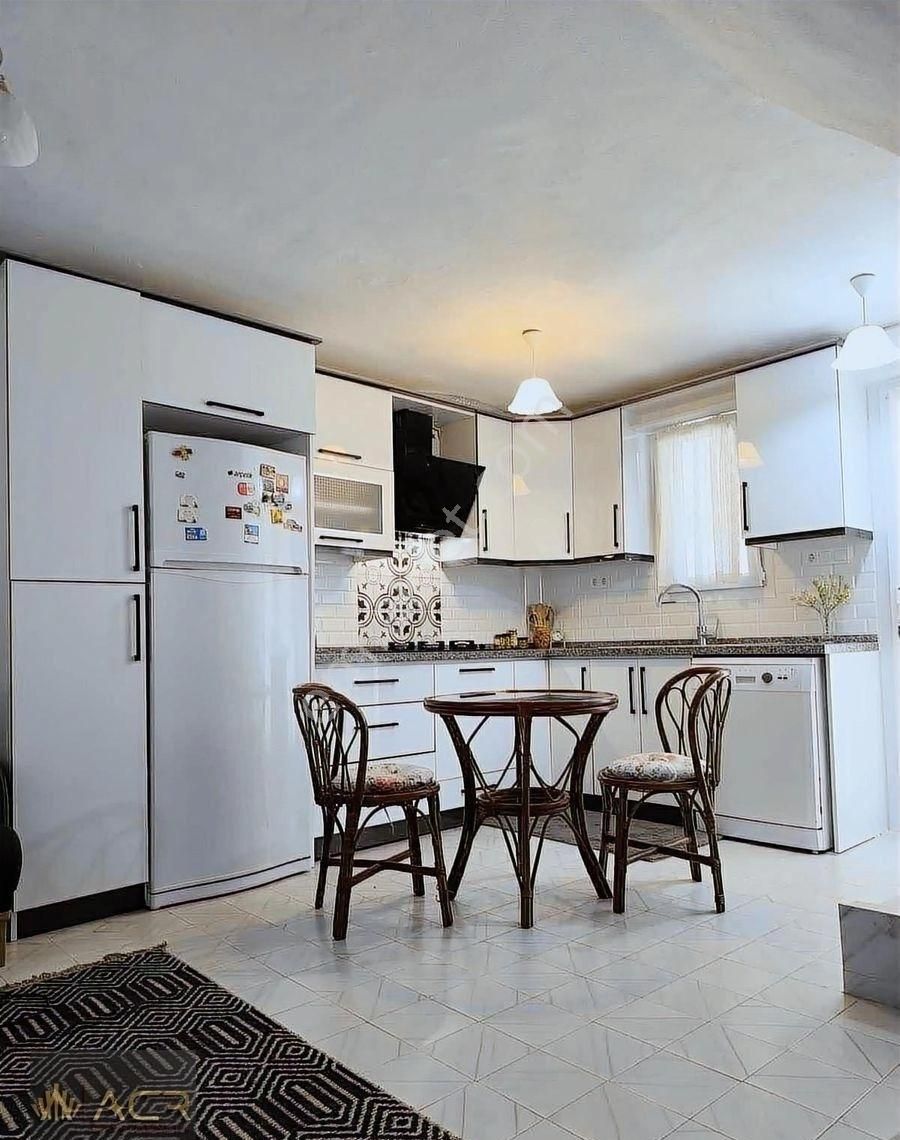 Altınova'da Site İçerisinde Denize Sıfır Satılık 3+1 Tripleks - Görsel 9